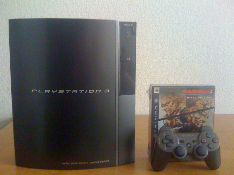 Illustration for article titled Gunmetal PS3: The Unboxing